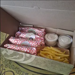 بوكس 4 ساندوتشات